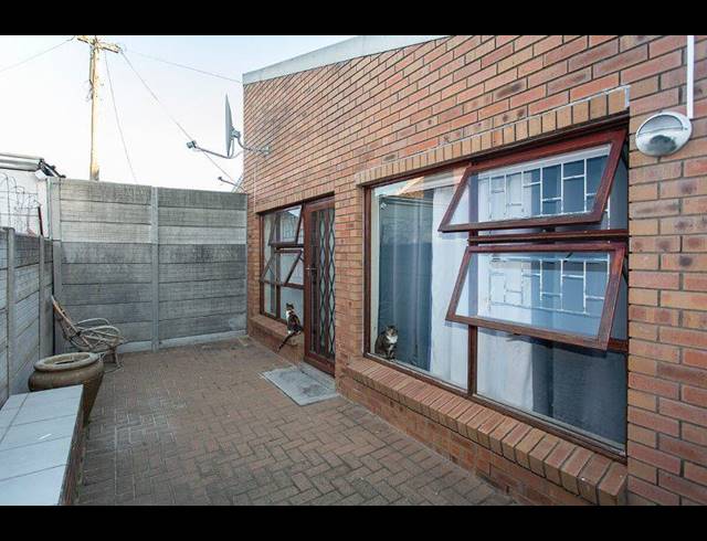 3 BEDROOM TOWNHOUSE FOR SALE IN PEERLESS PARK WEST